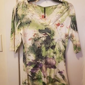 EUC V-Neck short sleeve shirt